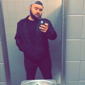 Meet your Posher, Robbie